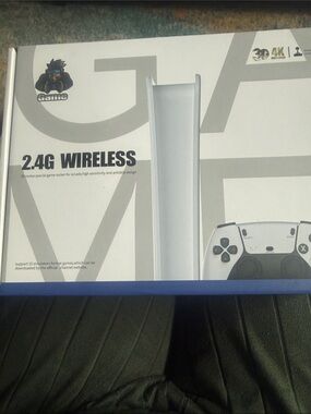 AMO White 2.4G Wireless Game Controllers (set of two)